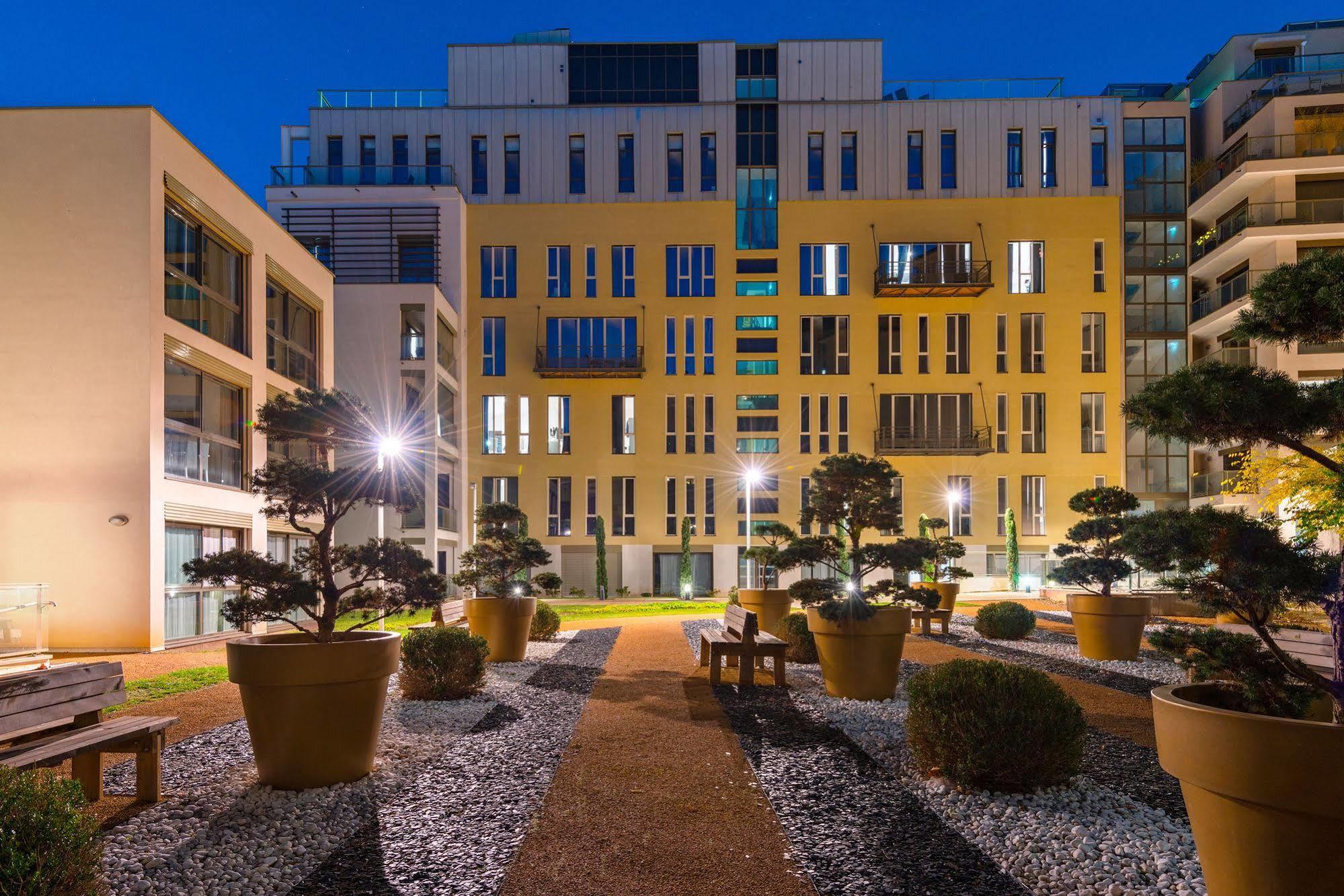 Lagrange Aparthotel Lyon Lumiere Bagian luar foto